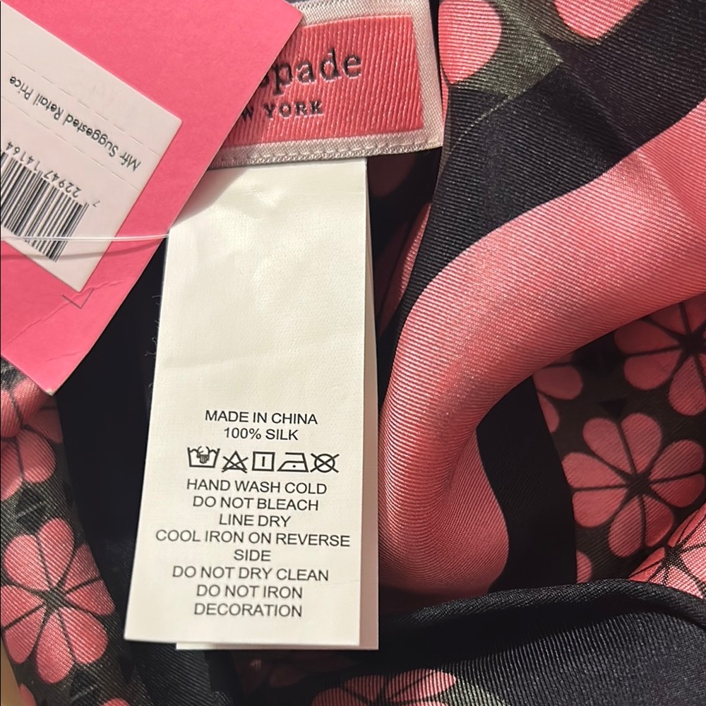 Kate Spade Pink and Black Floral Silk Scarf NWT Retail $88 - Picture 6 of 6